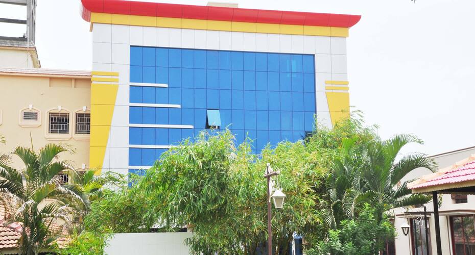 Hotel & Club Melaange, Erode 1